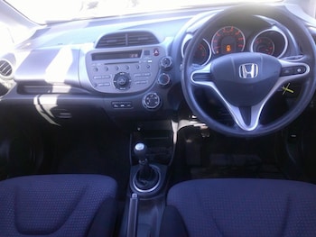 Used Honda Jazz 2009 for sale - 77110939: Photo