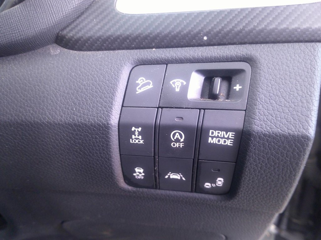 Used Hyundai Santa Fe 2015 for sale - 77879880: Photo 18