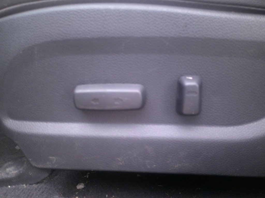 Used Hyundai Santa Fe 2015 for sale - 77879880: Photo 27