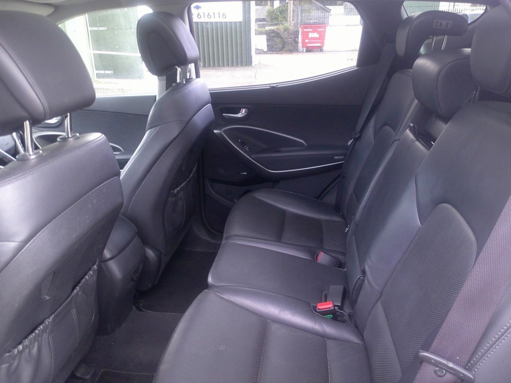 Used Hyundai Santa Fe 2015 for sale - 77879880: Photo 9