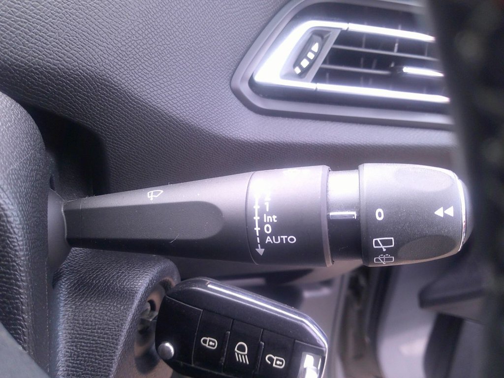 Used Peugeot 308 2017 for sale - 77341634: Photo 29