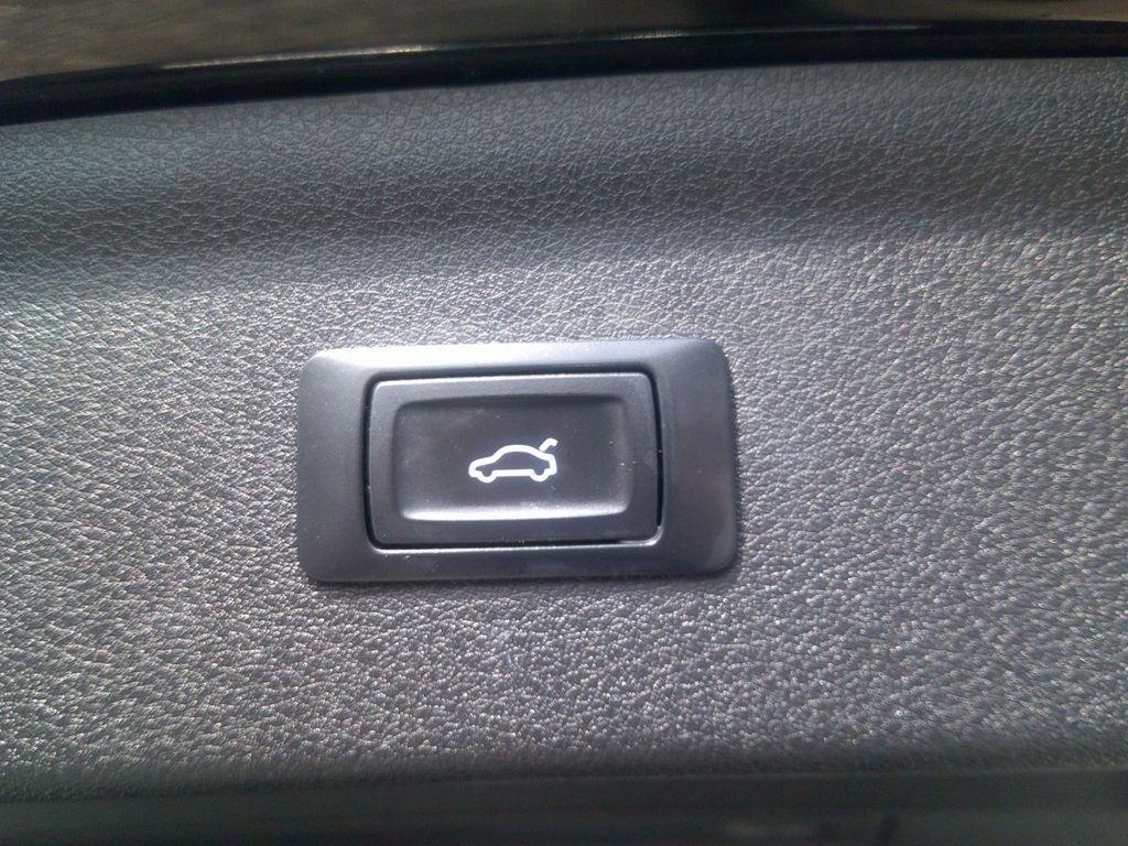 Used Audi Q3 2017 for sale - 77990977: Photo 17