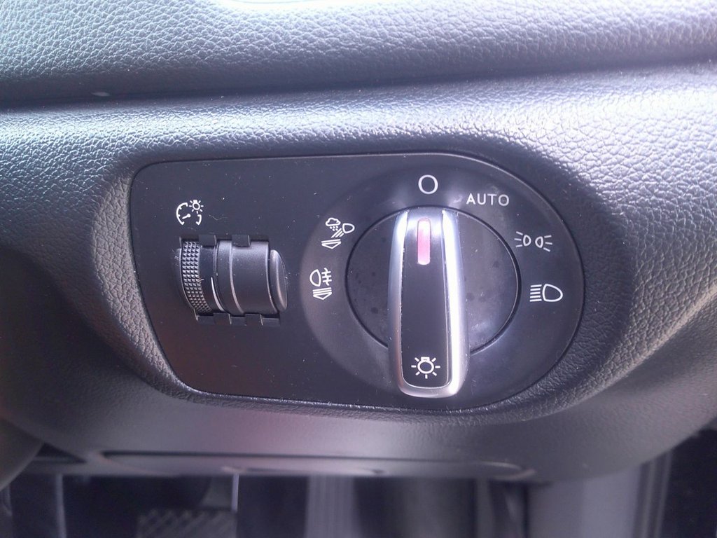 Used Audi Q3 2017 for sale - 77990977: Photo 23