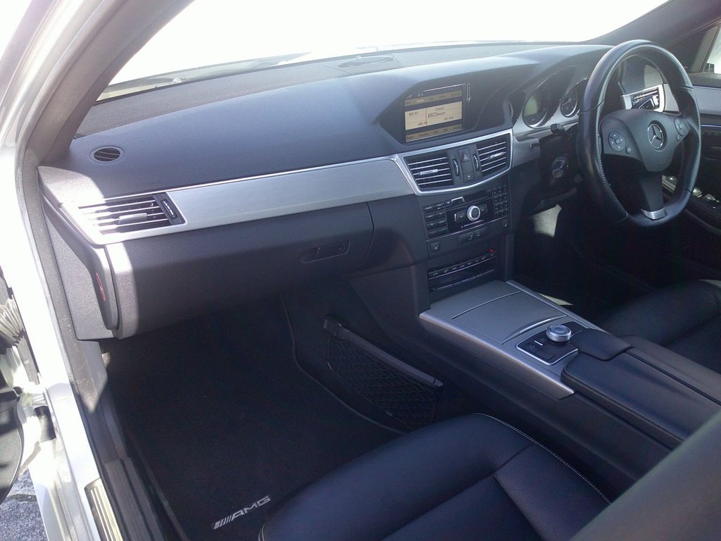Used Mercedes-Benz E Class 2010 for sale - 77952546: Photo 11