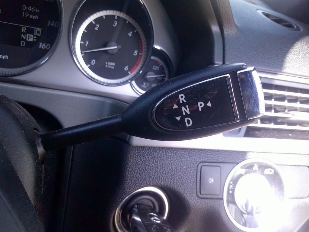 Used Mercedes-Benz E Class 2010 for sale - 77952546: Photo 24