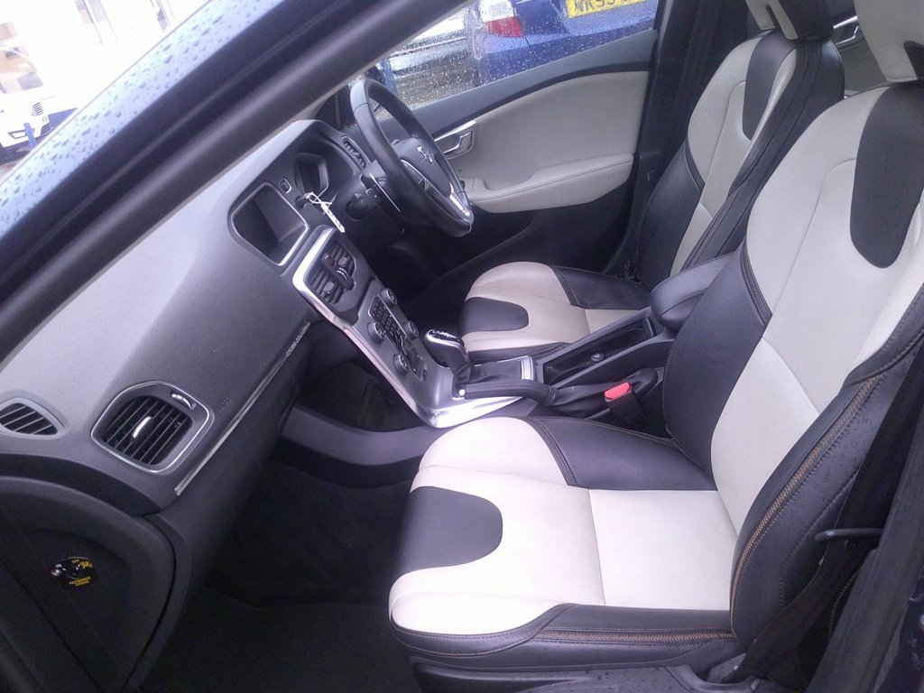 Used Volvo V40 Cross Country 2018 for sale - 77133365: Photo 12