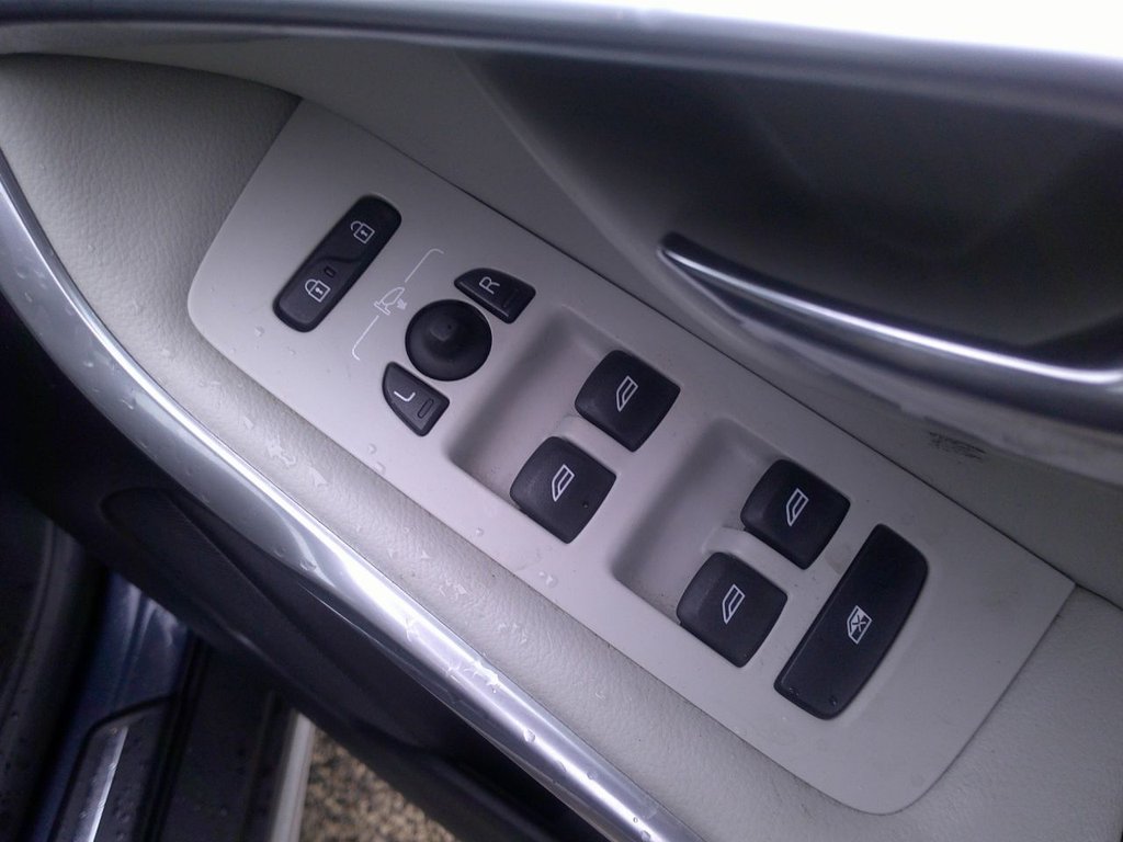 Used Volvo V40 Cross Country 2018 for sale - 77133365: Photo 22