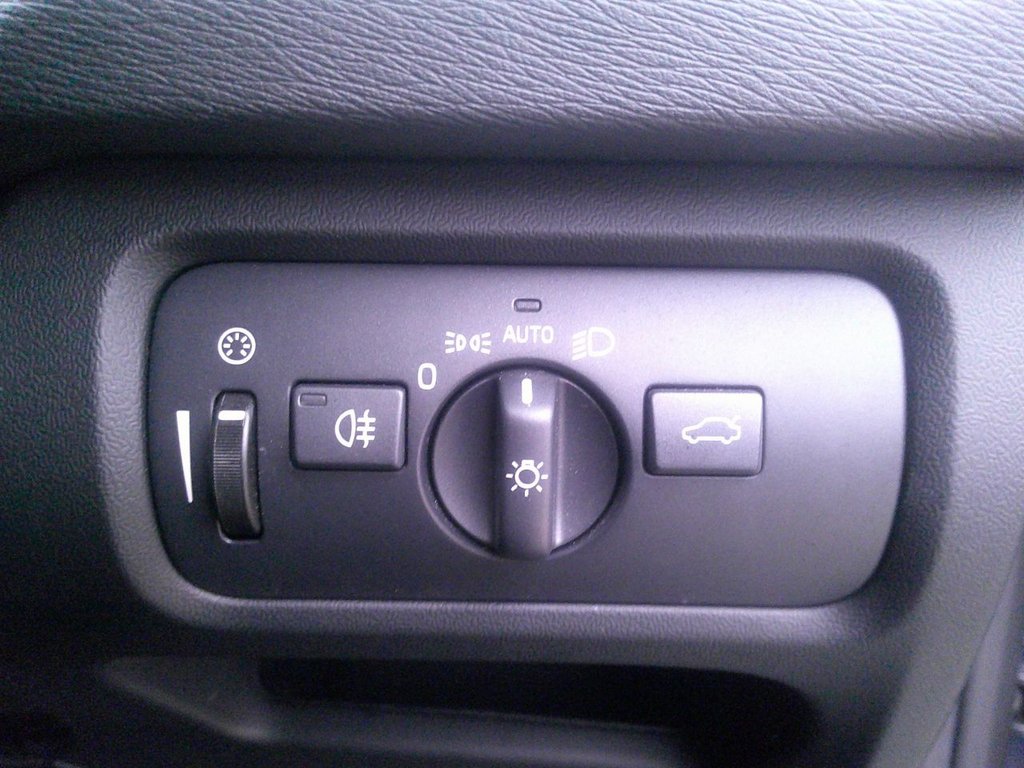 Used Volvo V40 Cross Country 2018 for sale - 77133365: Photo 26