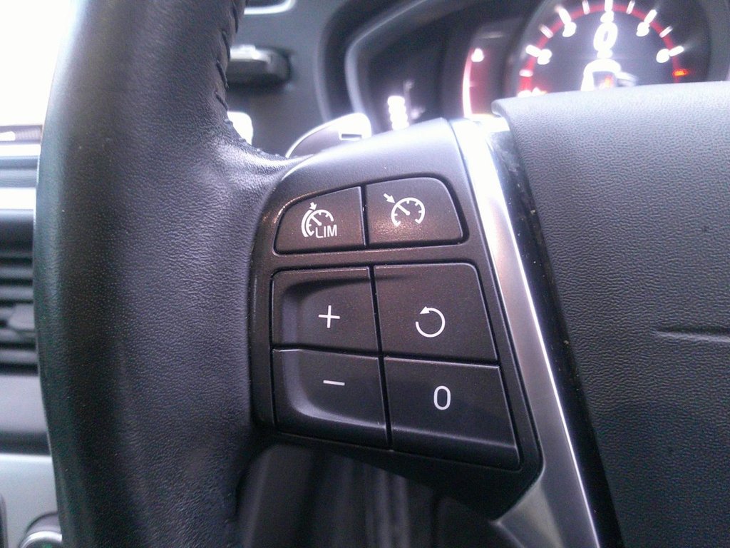 Used Volvo V40 Cross Country 2018 for sale - 77133365: Photo 27