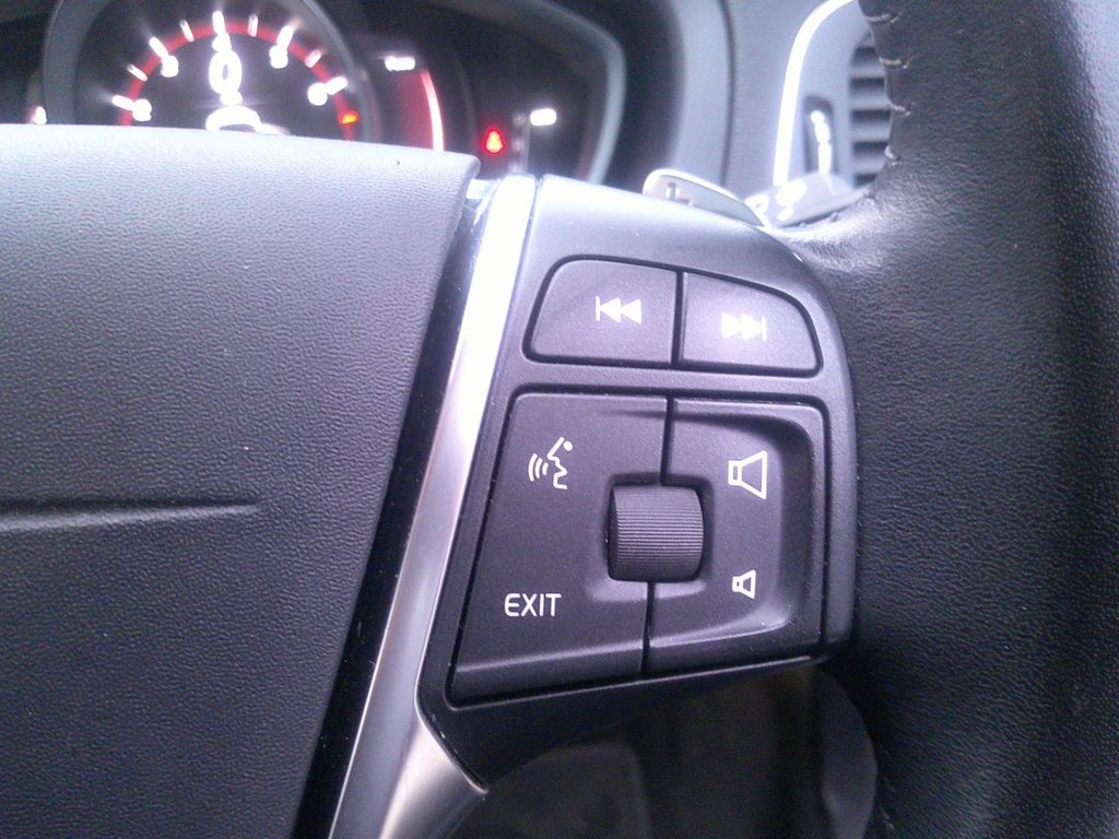 Used Volvo V40 Cross Country 2018 for sale - 77133365: Photo 28