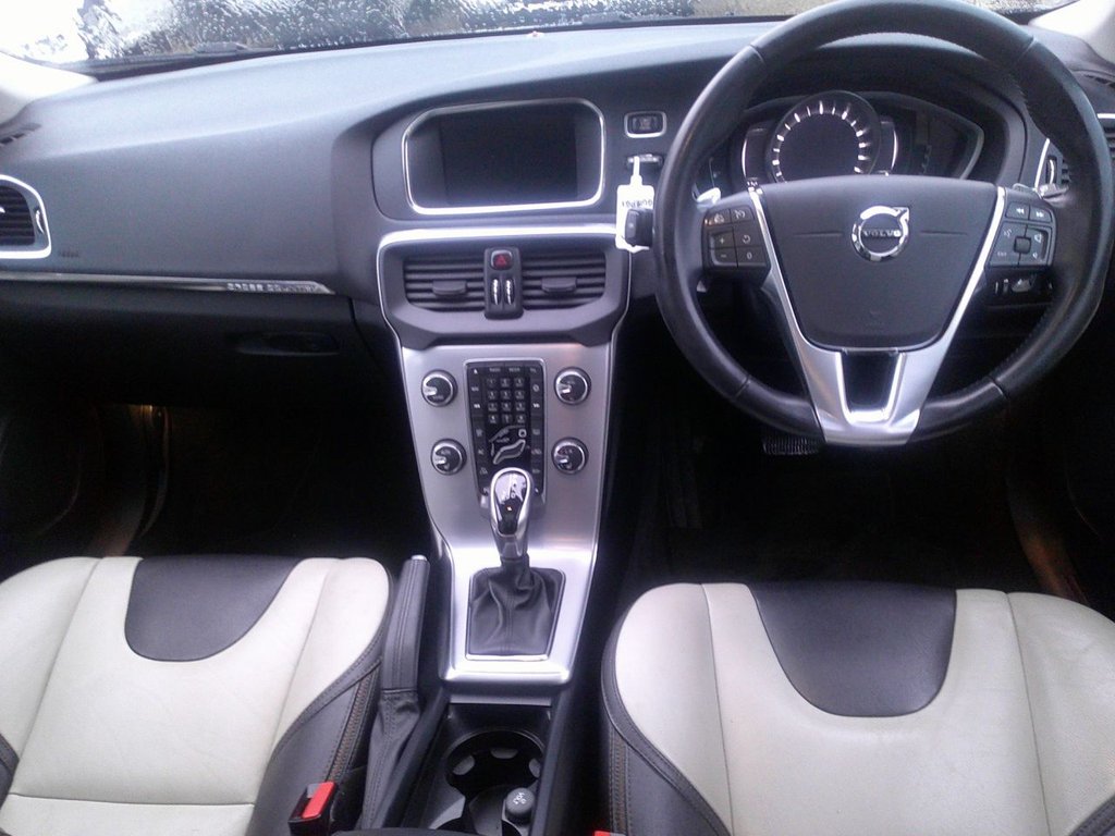 Used Volvo V40 Cross Country 2018 for sale - 77133365: Photo 3