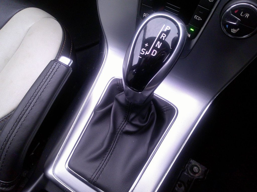 Used Volvo V40 Cross Country 2018 for sale - 77133365: Photo 34