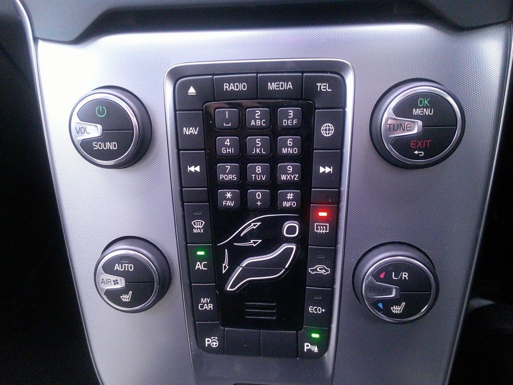 Used Volvo V40 Cross Country 2018 for sale - 77133365: Photo 36