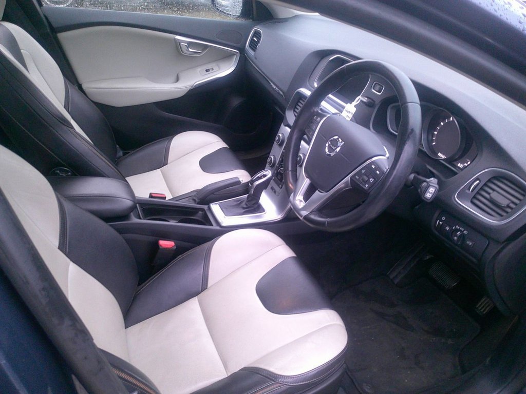 Used Volvo V40 Cross Country 2018 for sale - 77133365: Photo 9