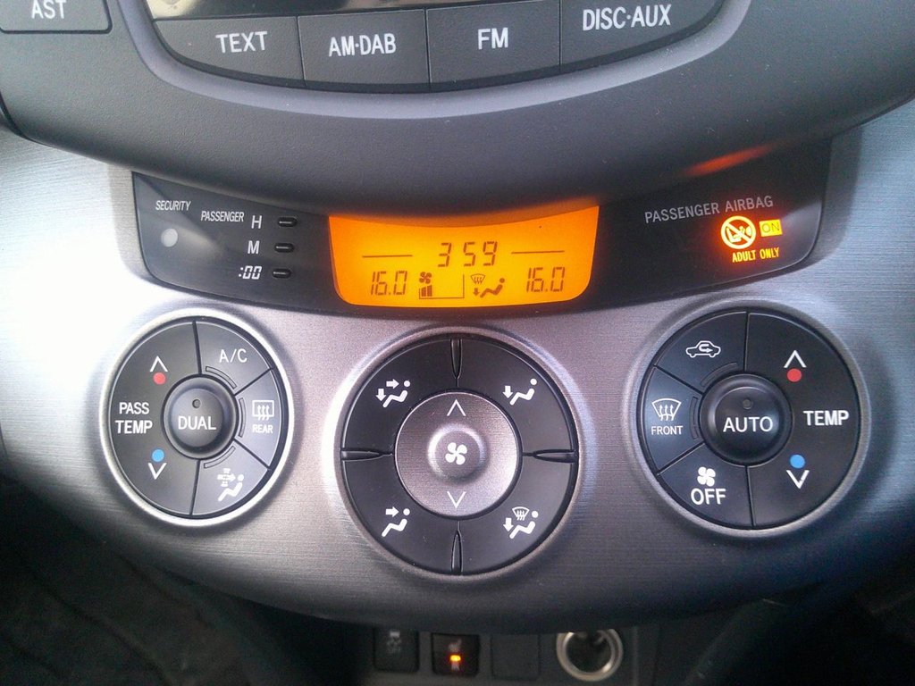 Used Toyota RAV4 2012 for sale - 76642450: Photo 8