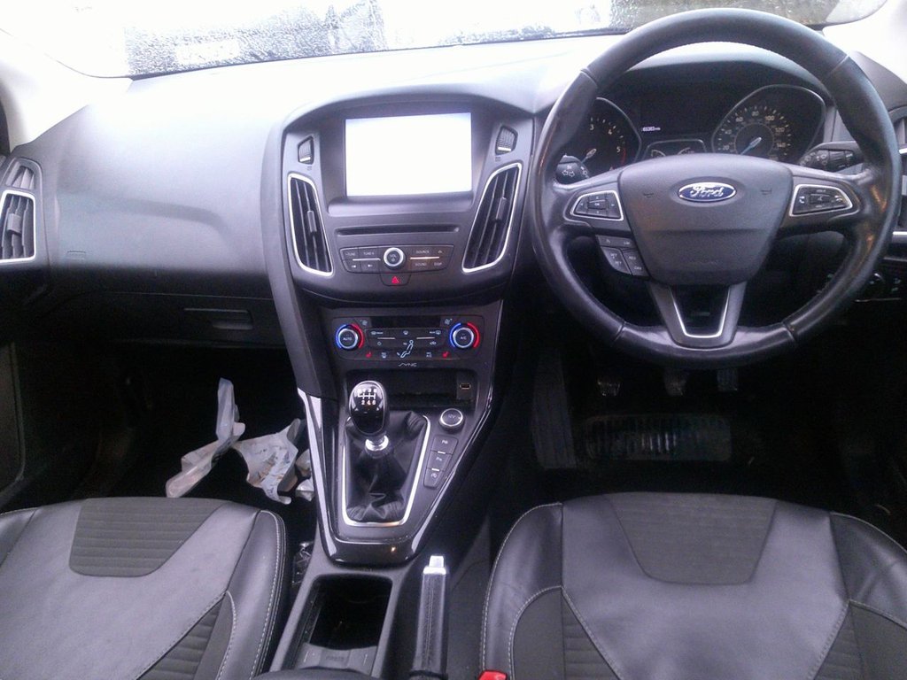 Used Ford Focus 2015 for sale - 77133367: Photo 3