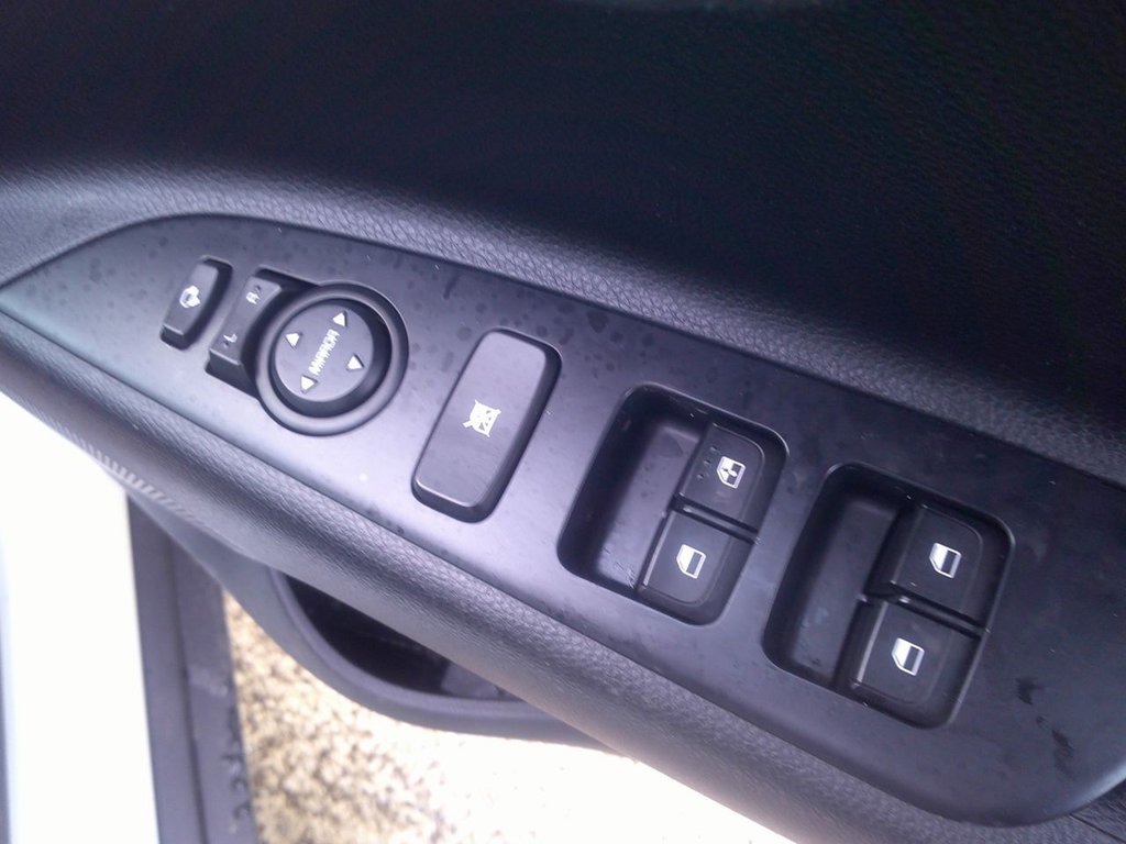 Used Kia Stonic 2018 for sale - 76647270: Photo 19