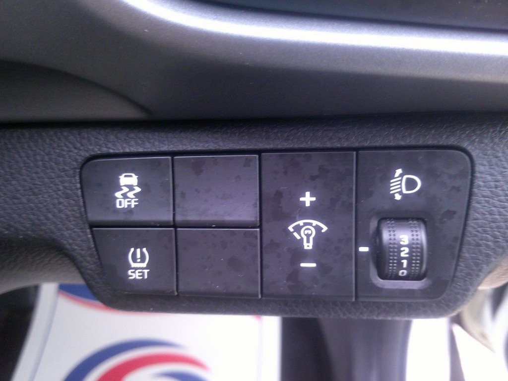 Used Kia Stonic 2018 for sale - 76647270: Photo 21