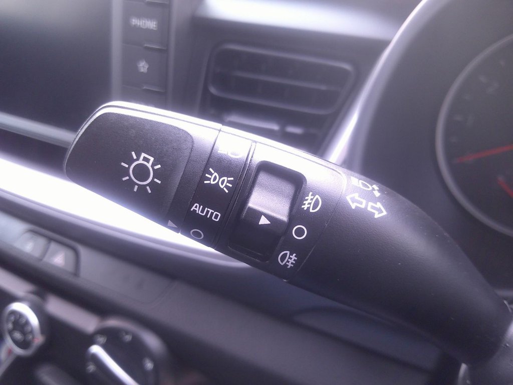 Used Kia Stonic 2018 for sale - 76647270: Photo 26