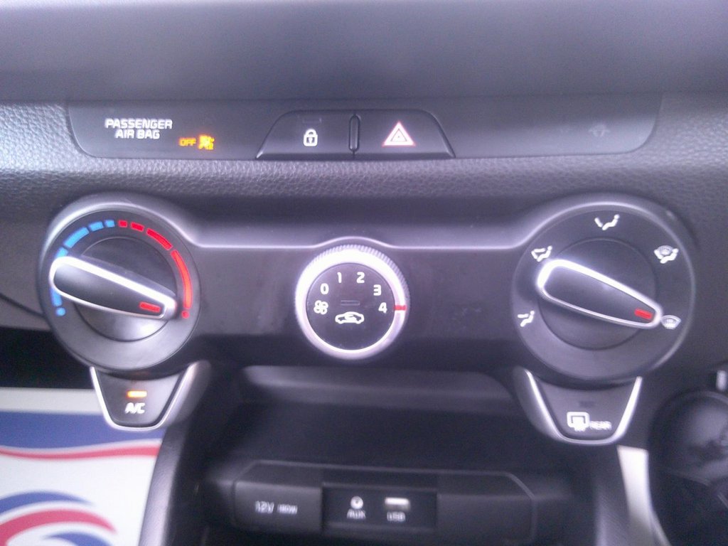 Used Kia Stonic 2018 for sale - 76647270: Photo 32