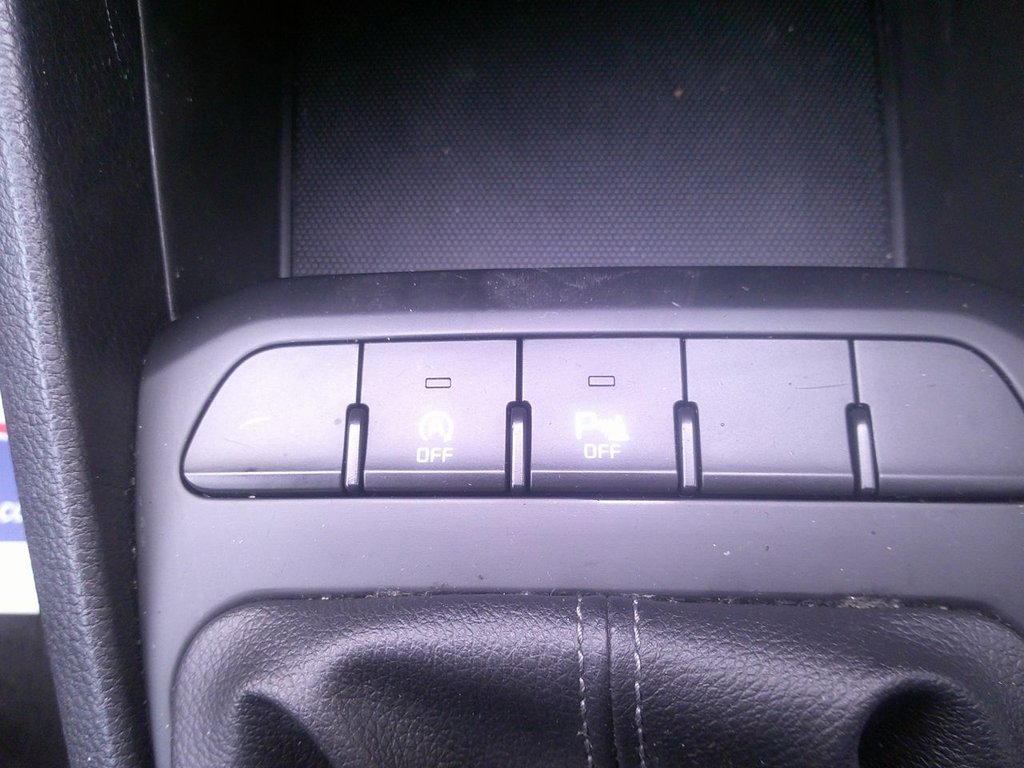 Used Kia Stonic 2018 for sale - 76647270: Photo 34