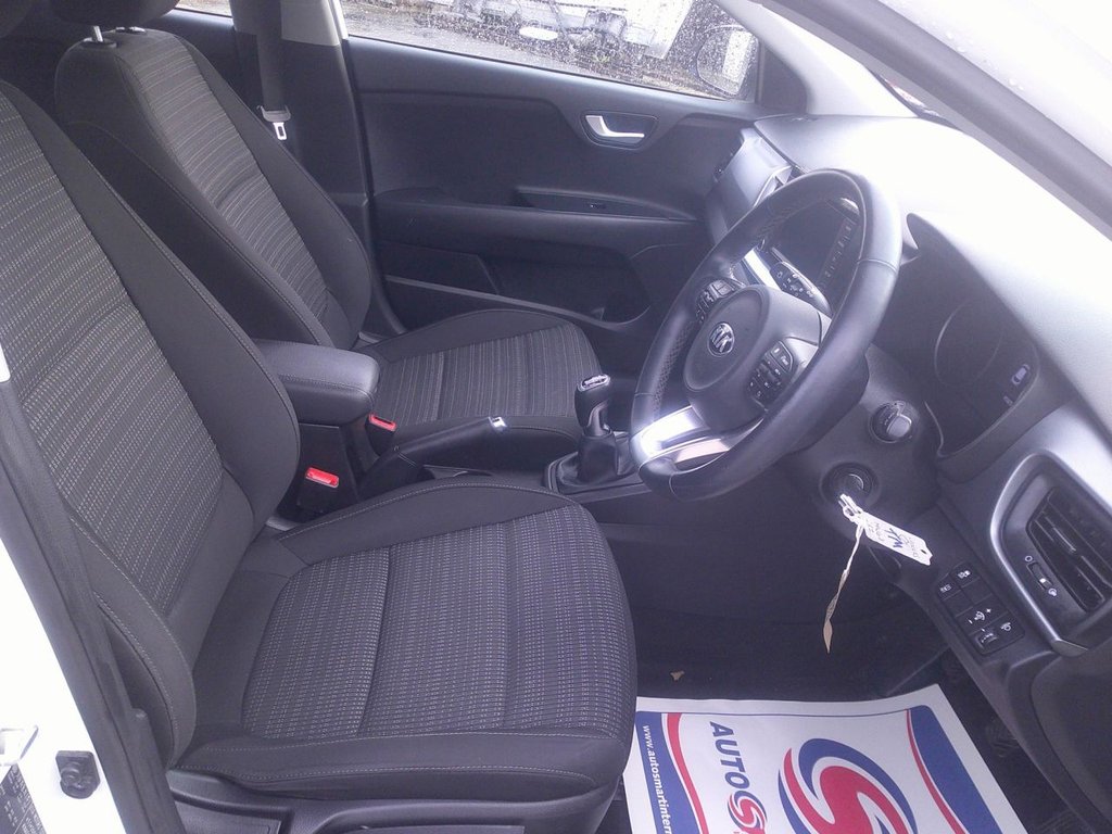 Used Kia Stonic 2018 for sale - 76647270: Photo 9