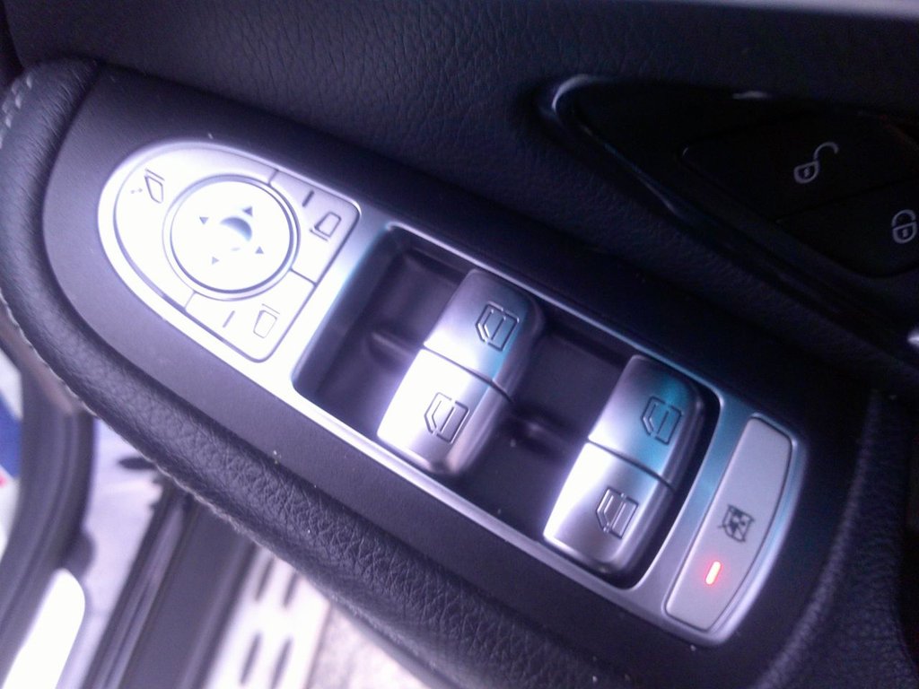 Used Mercedes-Benz GLC 2019 for sale - 76647264: Photo 32