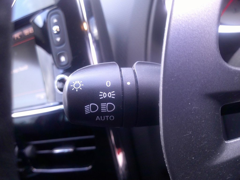 Used Renault Clio 2013 for sale - 77341624: Photo 24