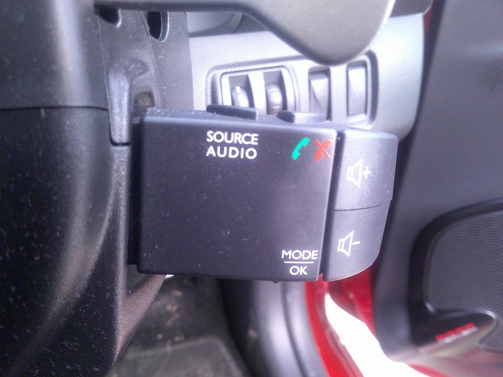 Used Renault Clio 2013 for sale - 77341624: Photo 27