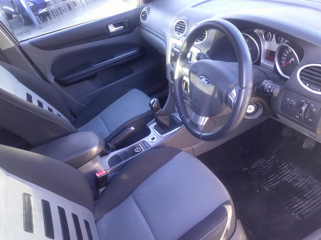 Used Ford Focus 2010 for sale - 77498709: Photo 20