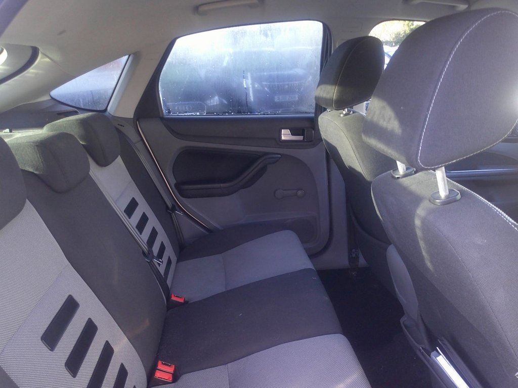 Used Ford Focus 2010 for sale - 77498709: Photo 5