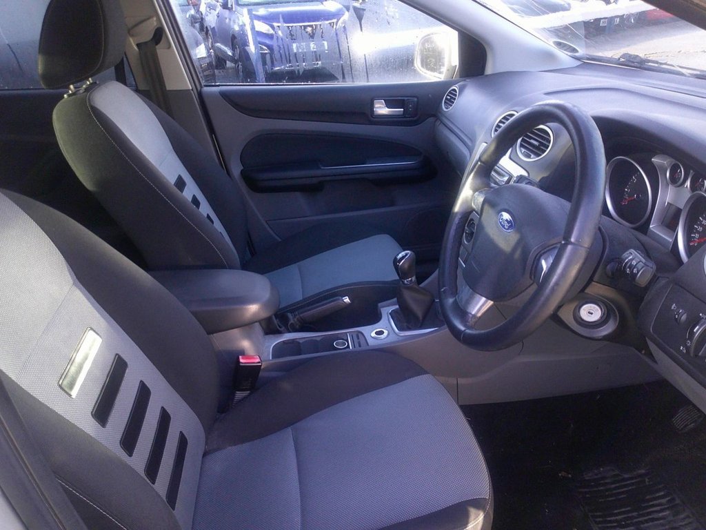 Used Ford Focus 2010 for sale - 77498709: Photo 6