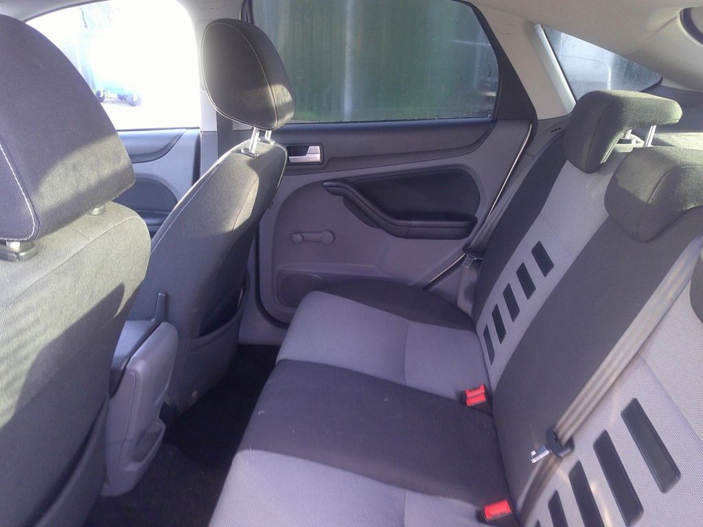 Used Ford Focus 2010 for sale - 77498709: Photo 9