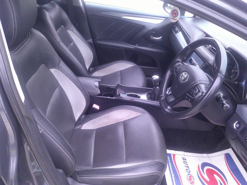 Used Toyota Avensis 2015 for sale - 77583782: Photo 11