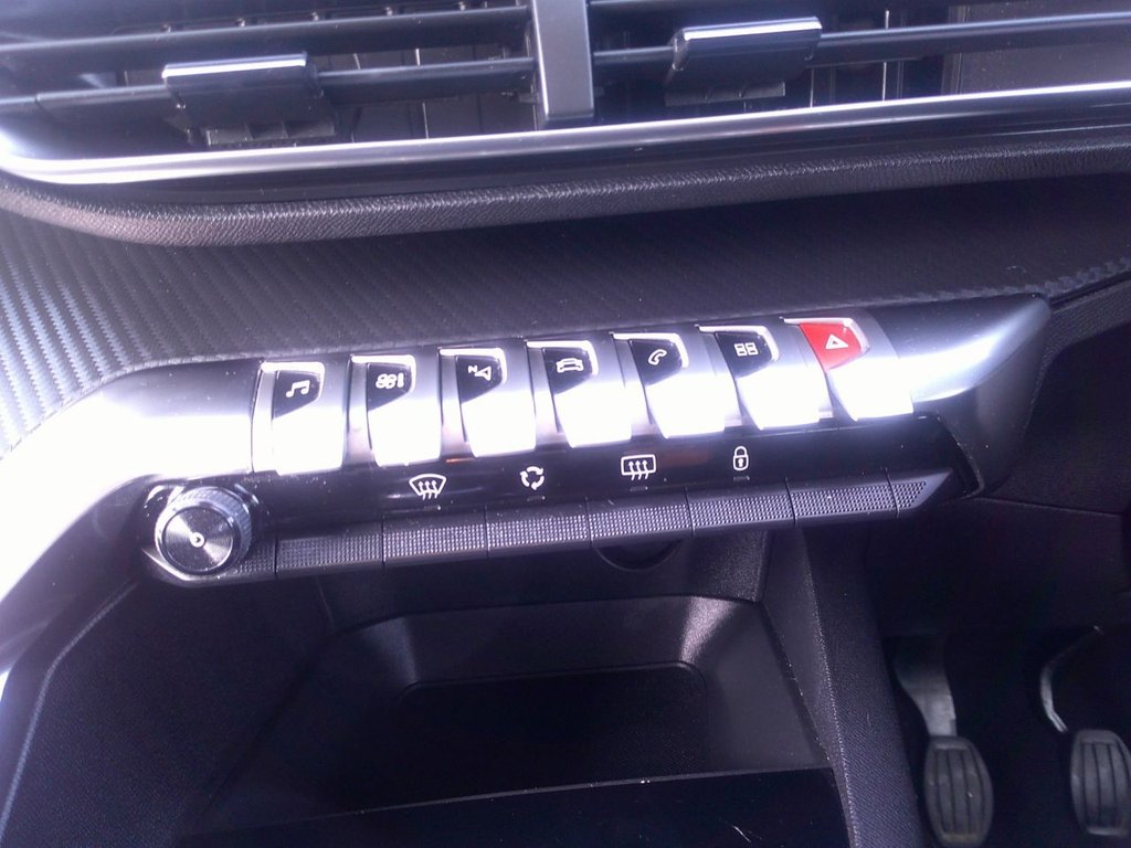 Used Peugeot 3008 2018 for sale - 77734468: Photo 22