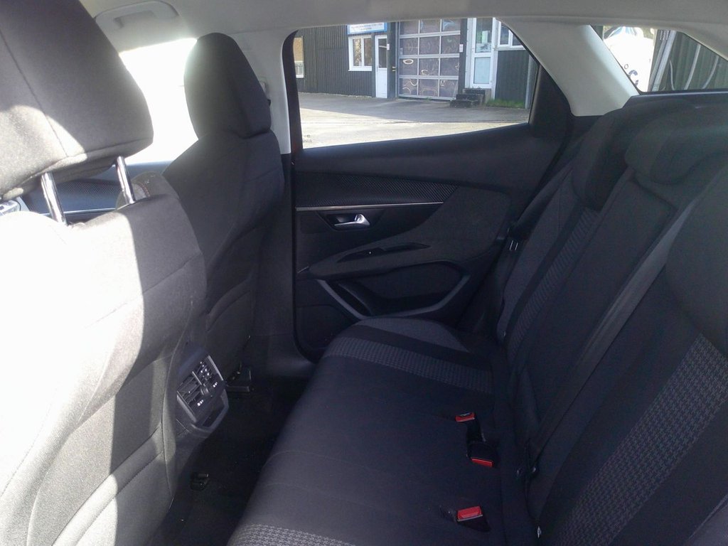 Used Peugeot 3008 2018 for sale - 77734468: Photo 9
