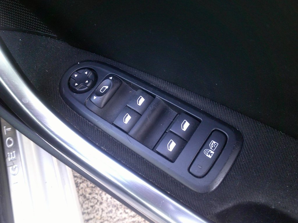 Used Peugeot 308 2013 for sale - 77014485: Photo 18