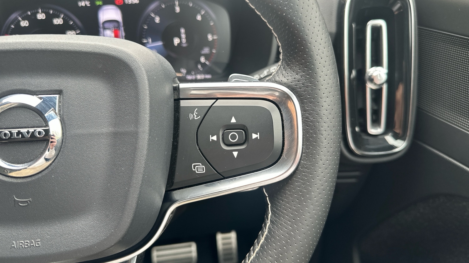 Used Volvo XC40 2019 for sale - 78065000: Photo 22