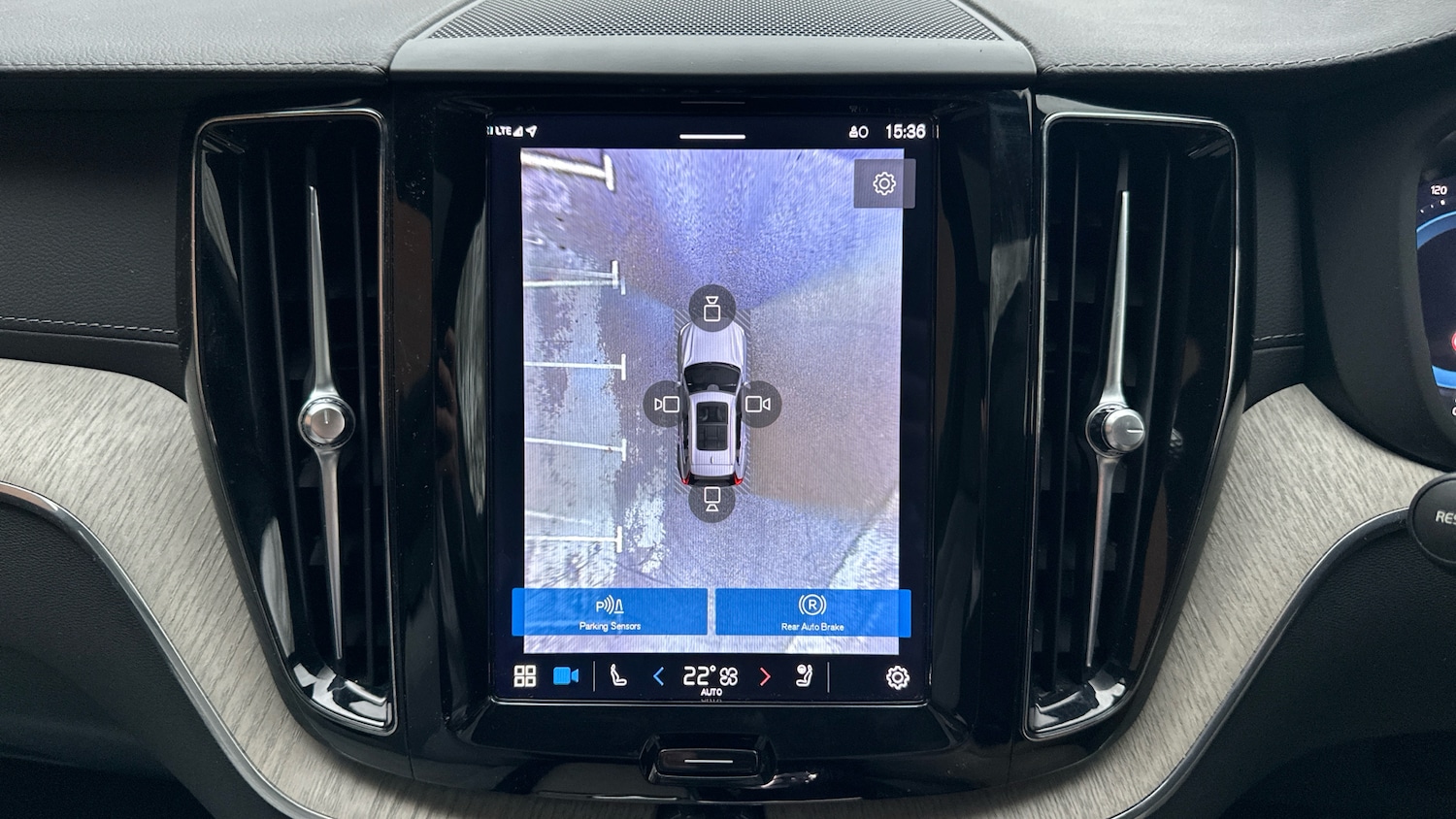 Used Volvo XC60 2023 for sale - 77367489: Photo 18