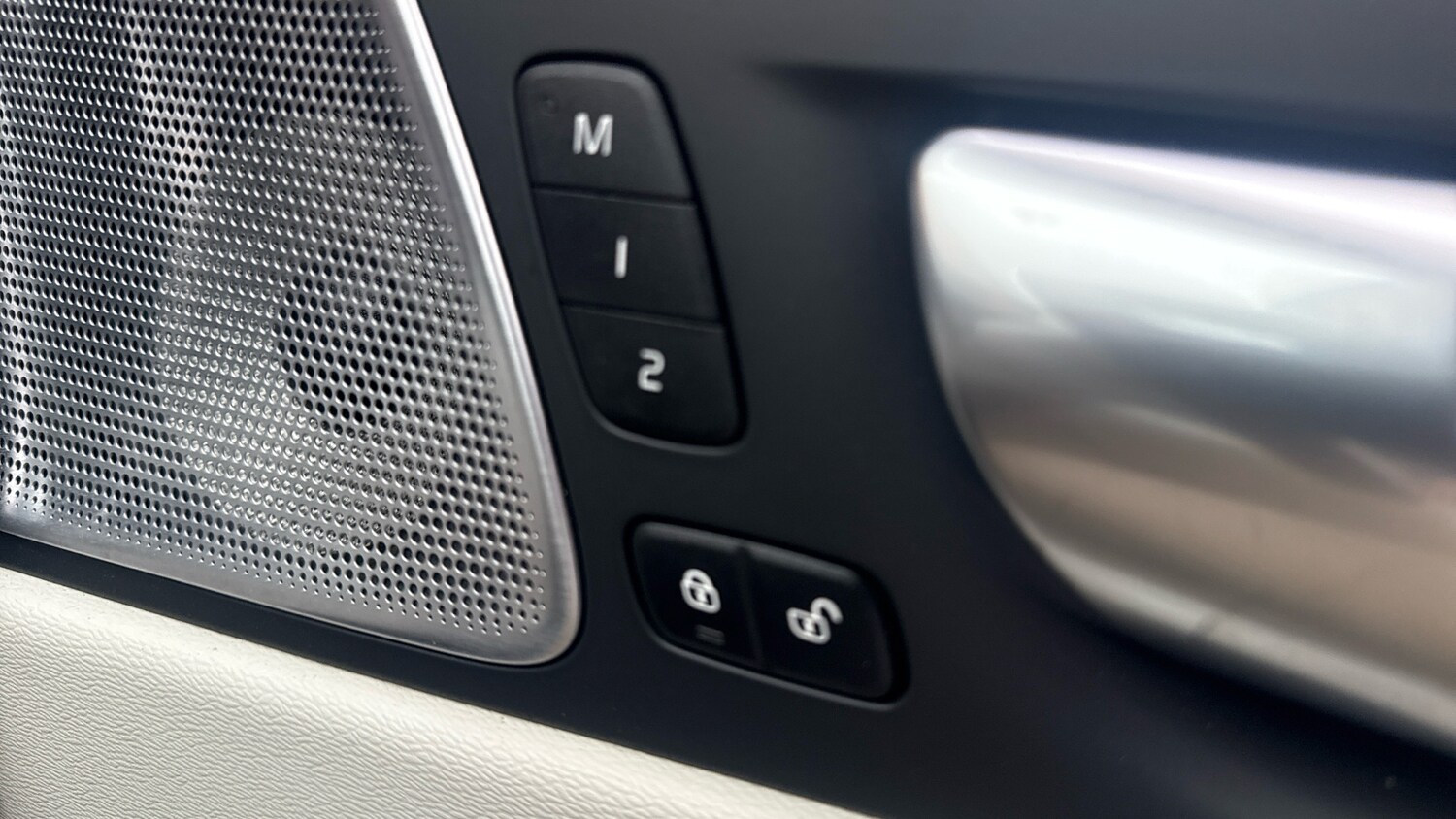 Used Volvo XC60 2023 for sale - 77501163: Photo 25