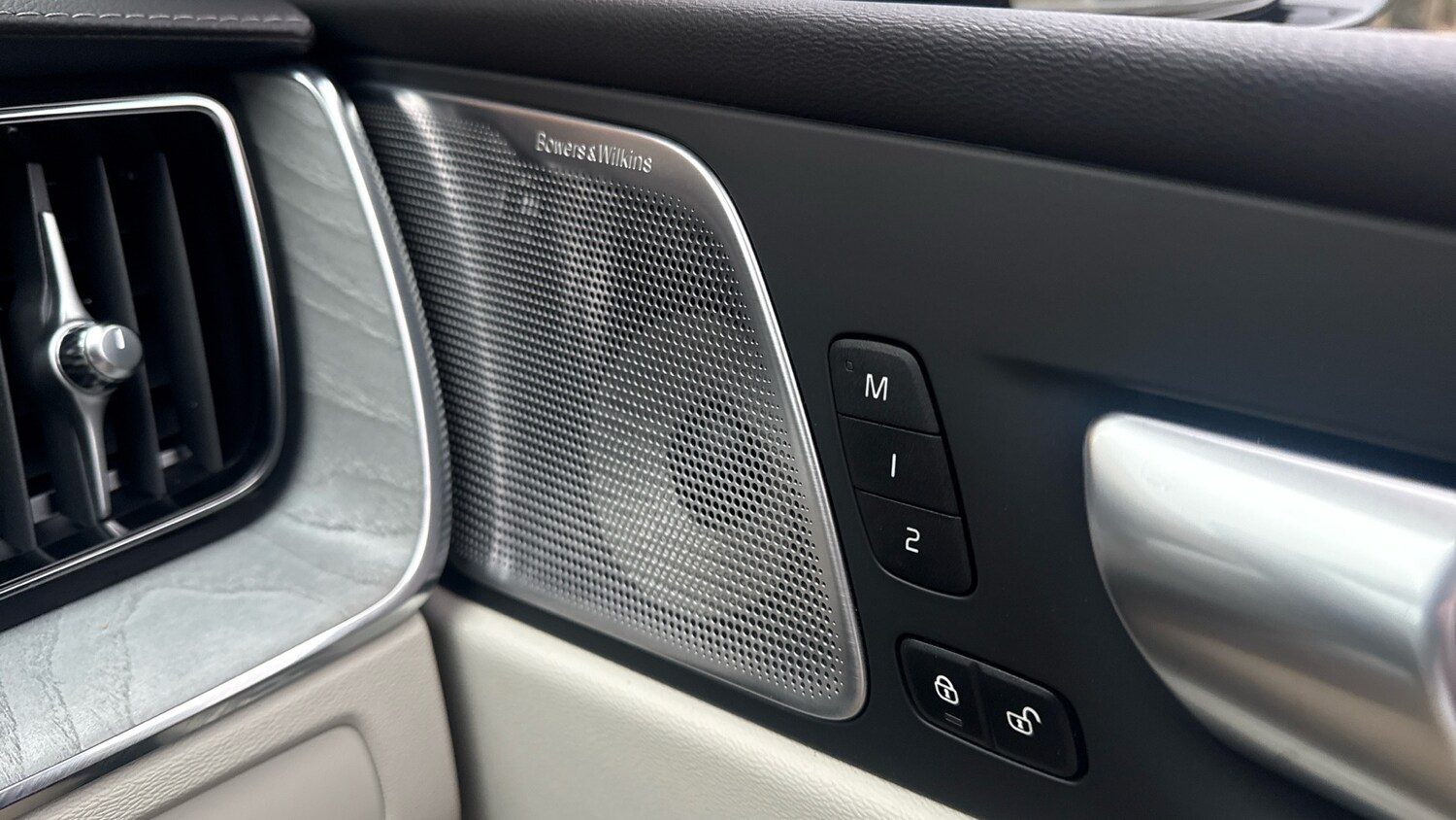 Used Volvo XC60 2023 for sale - 77501163: Photo 26