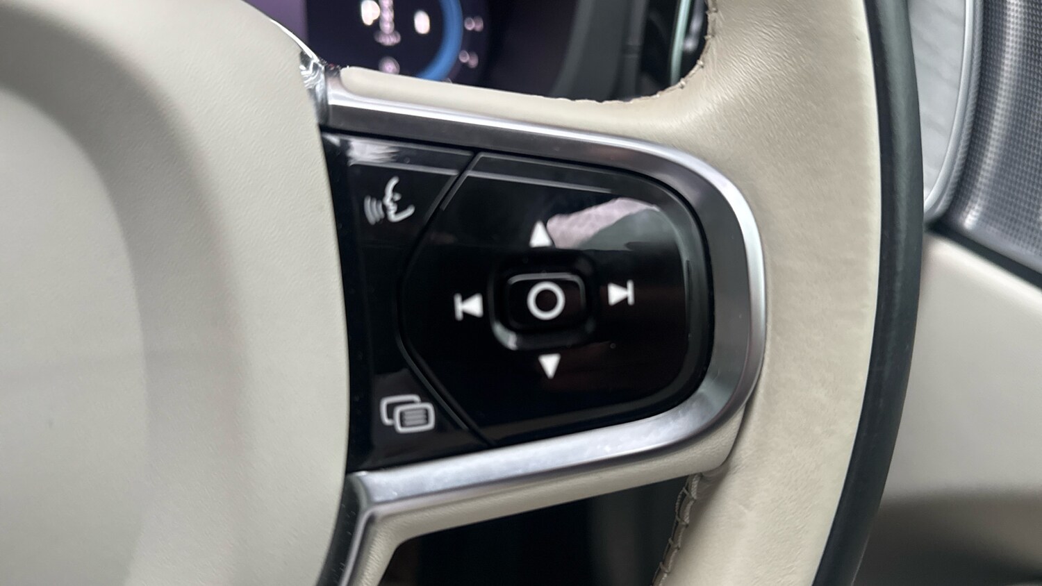 Used Volvo XC60 2023 for sale - 77501163: Photo 27