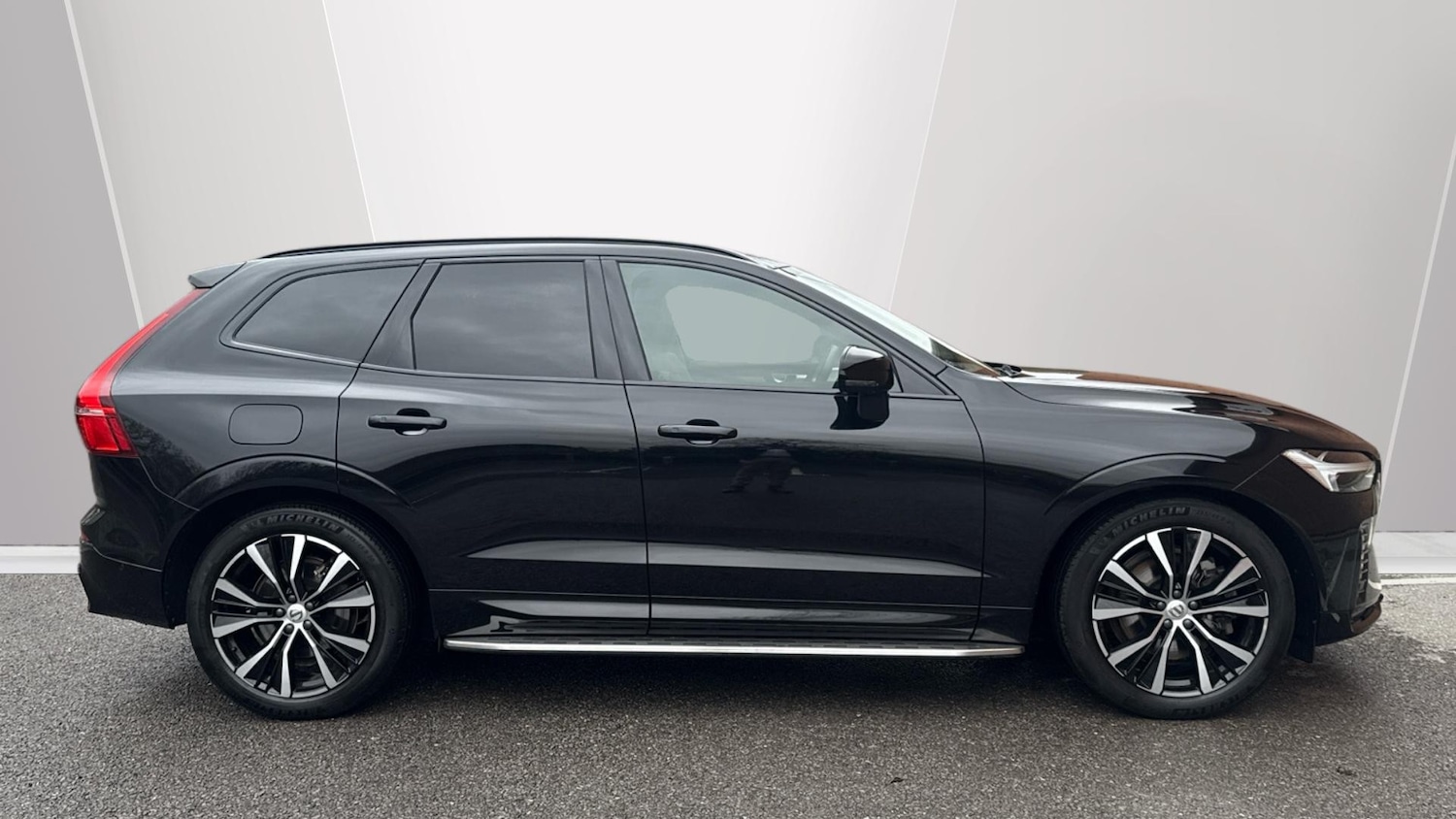 Used Volvo XC60 2023 for sale - 77501163: Photo 3