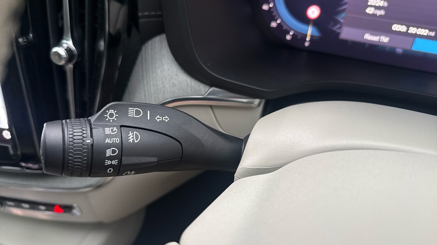 Used Volvo XC60 2023 for sale - 77501163: Photo 31