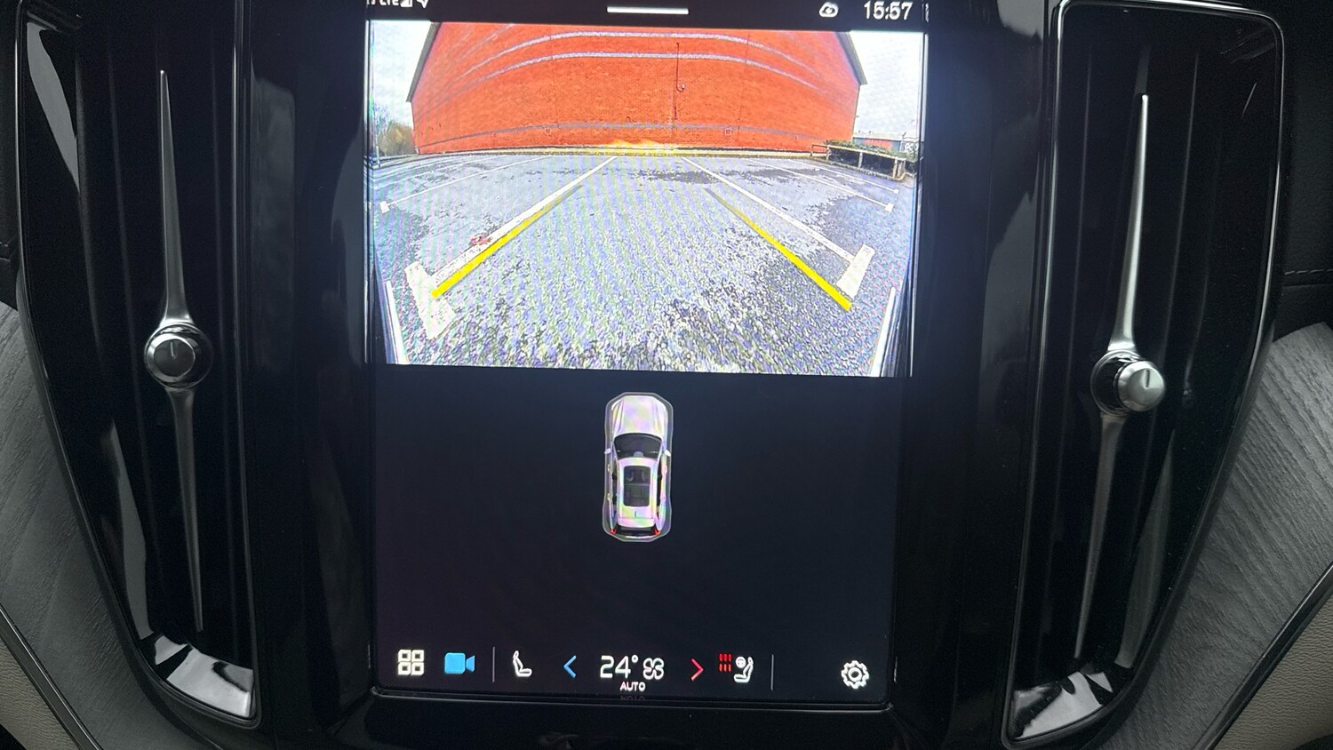 Used Volvo XC60 2023 for sale - 77501163: Photo 33