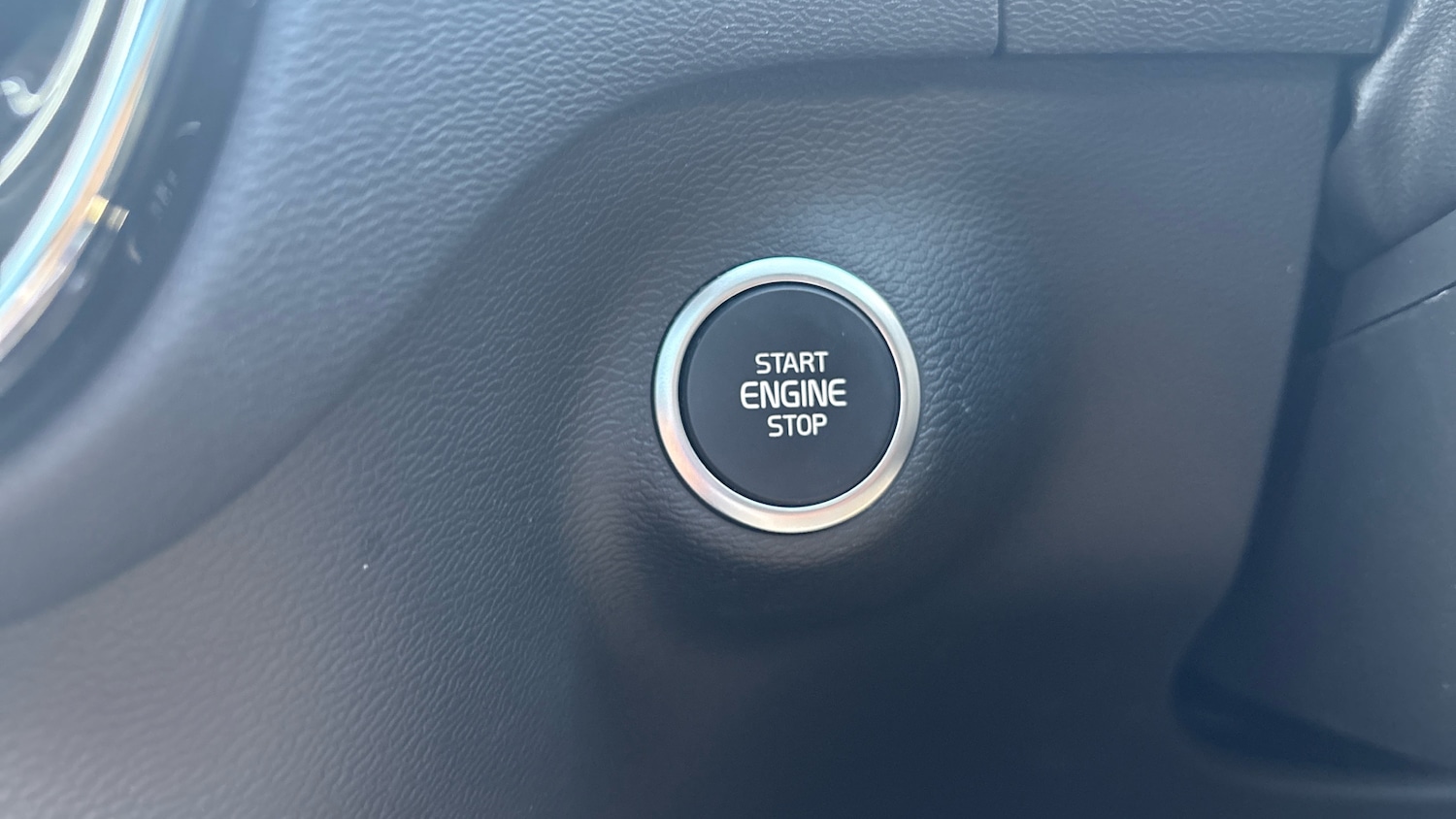 Used Volvo XC40 2025 for sale - 76653267: Photo 23