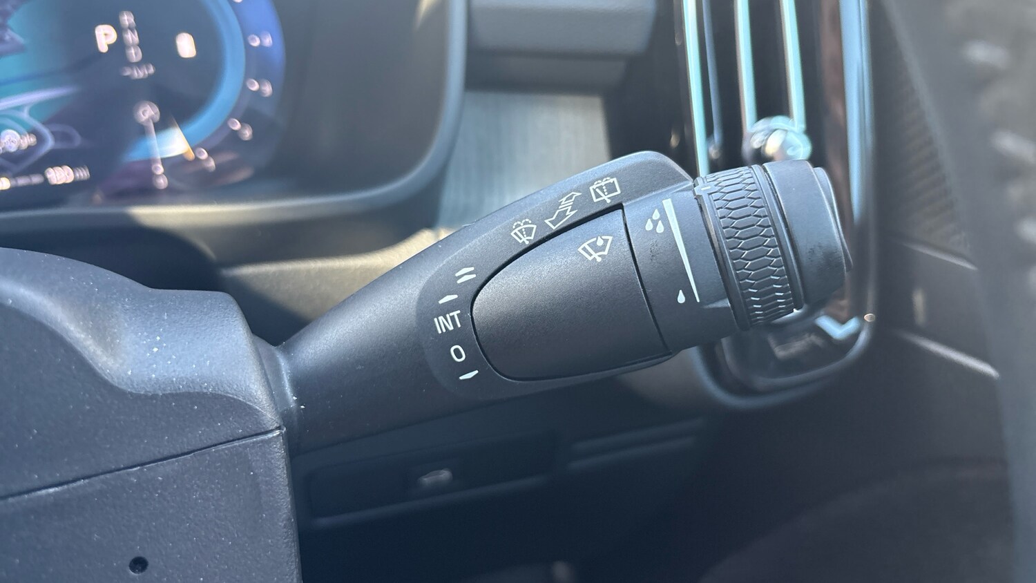 Used Volvo XC40 2025 for sale - 76653267: Photo 25