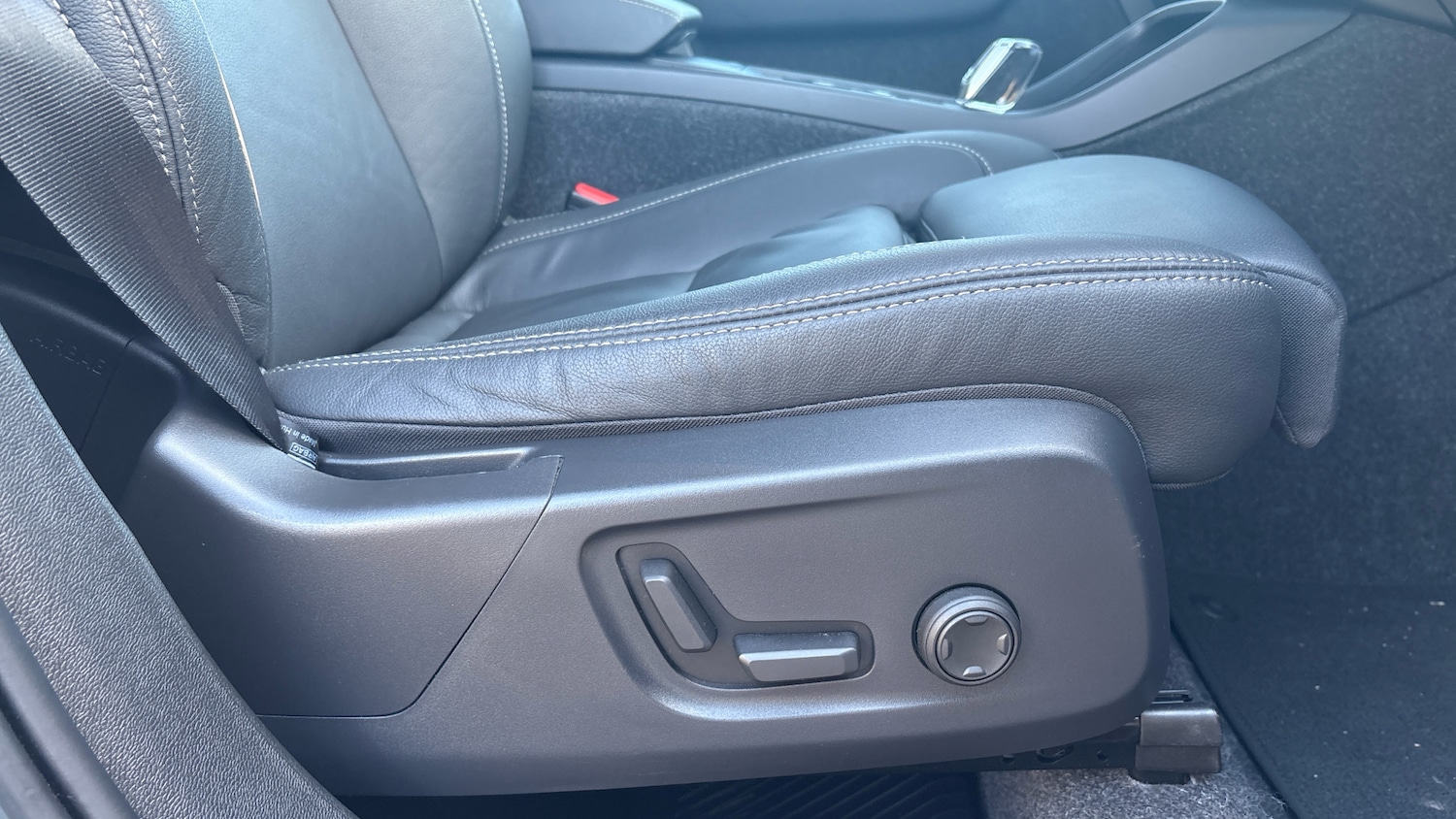 Used Volvo XC40 2025 for sale - 76653267: Photo 27