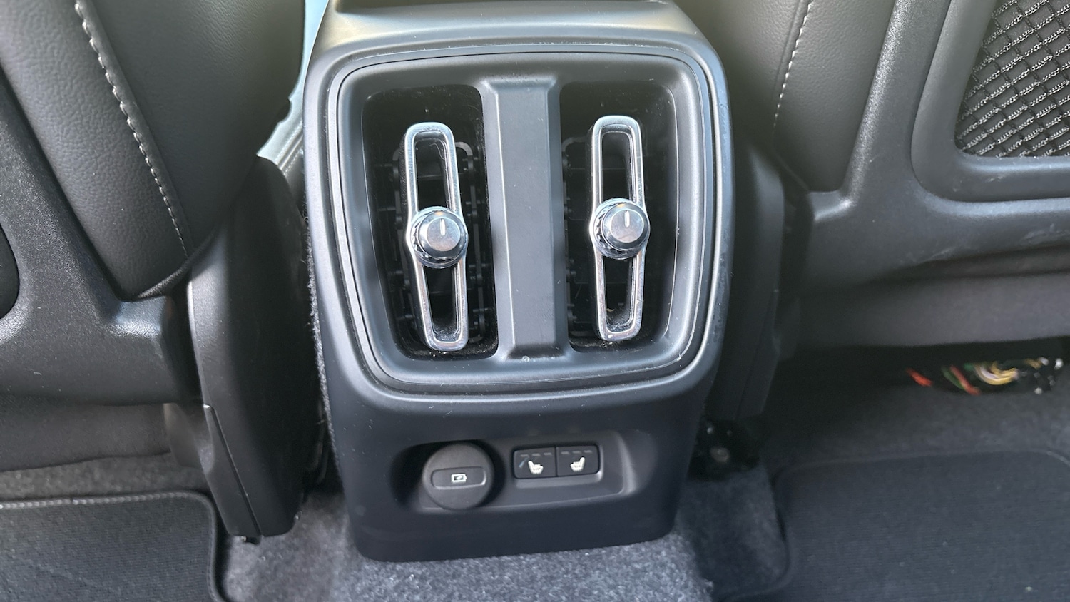 Used Volvo XC40 2025 for sale - 76653267: Photo 39