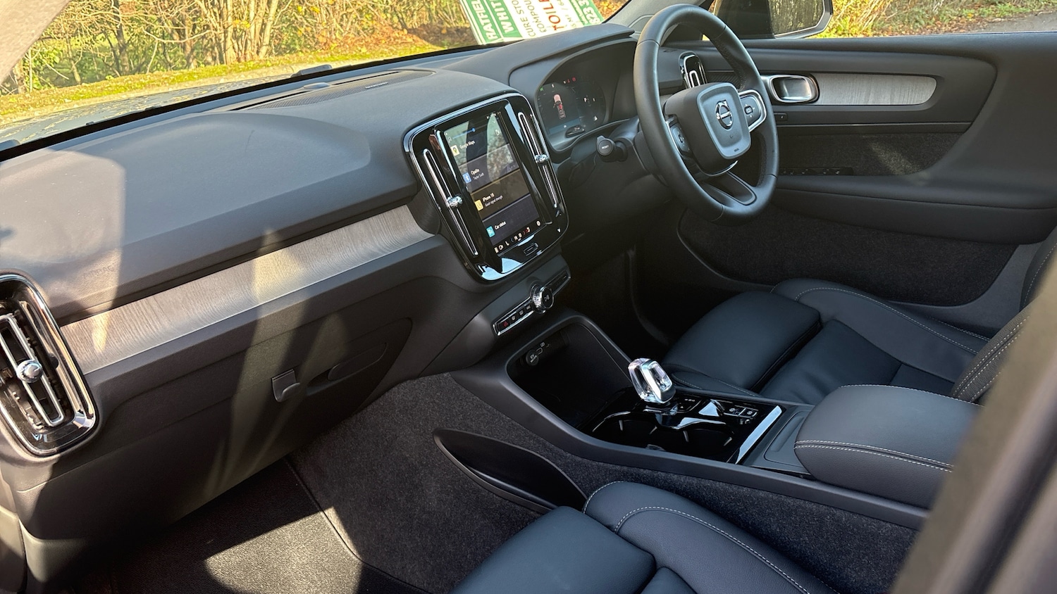 Used Volvo XC40 2025 for sale - 76653267: Photo 4